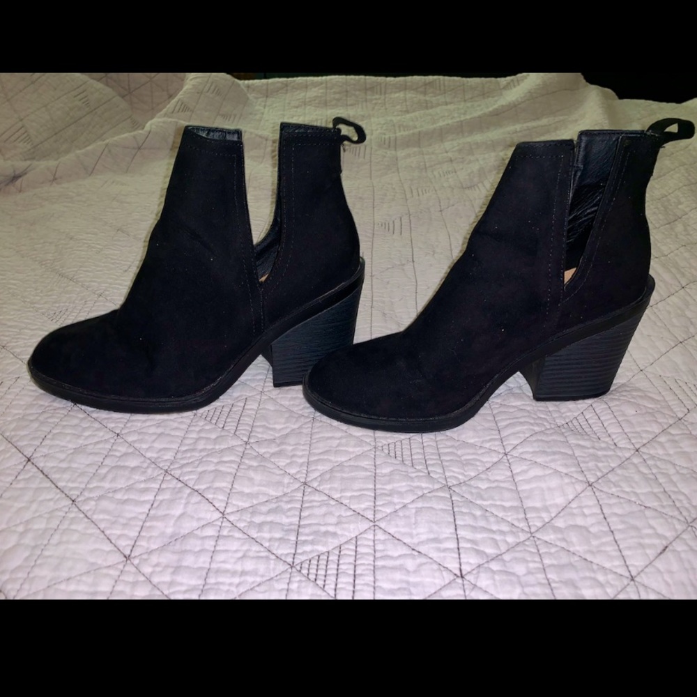 Black Heels boots, size 6, Mossimo, booties